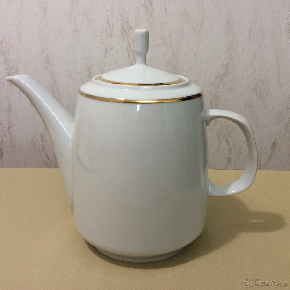 ČAJOVÁ PORCELÁNOVÁ KONVICE # design JAROSLAV JEŽEK 1968