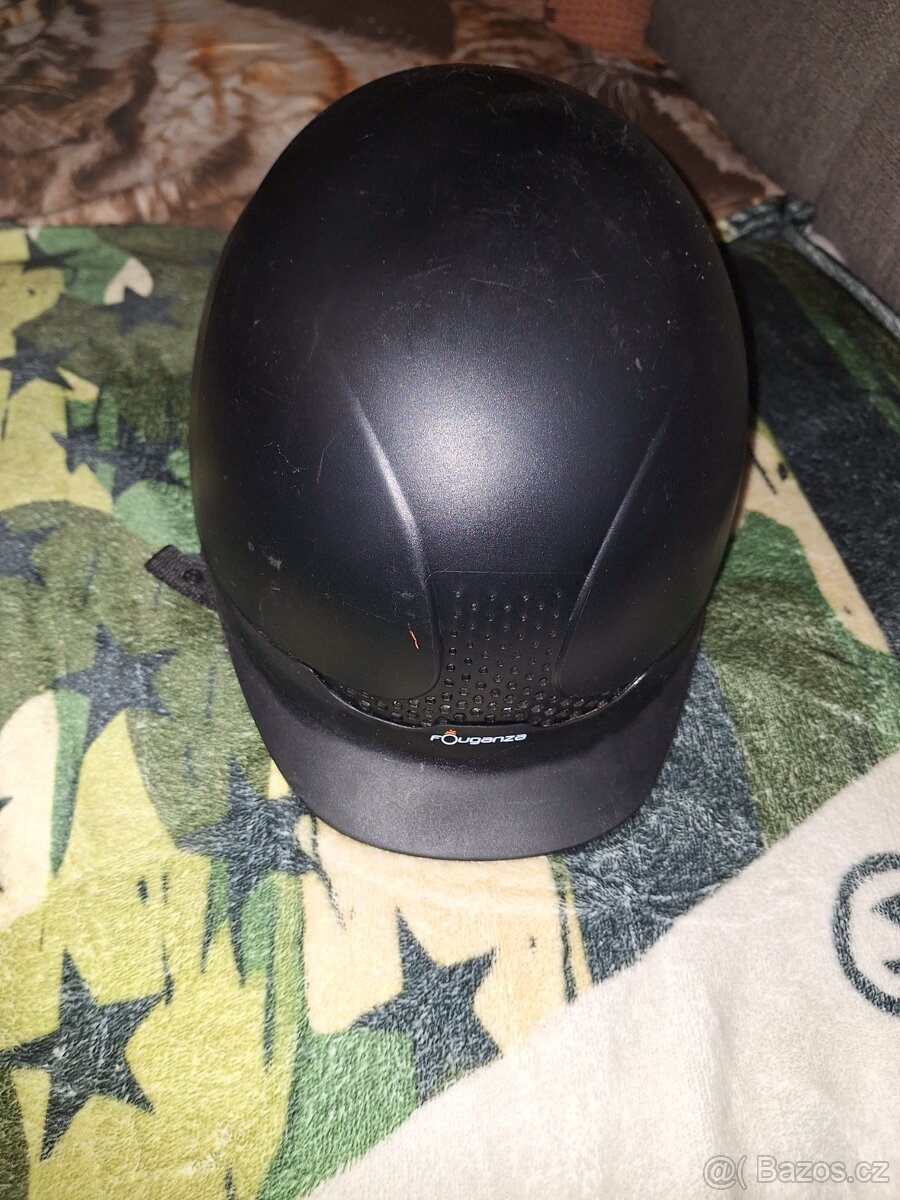 Jezdecka přilba Fouganza