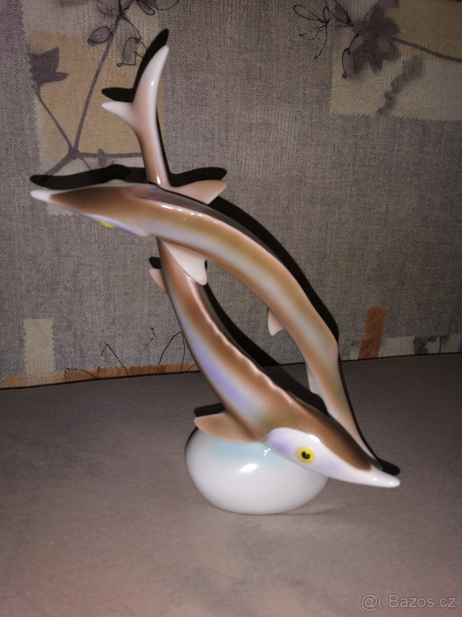 Sousoší jeseterů Hollóháza