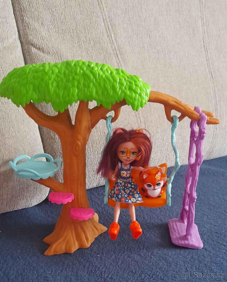 Panenka enchantimals Lišková s houpačkou
