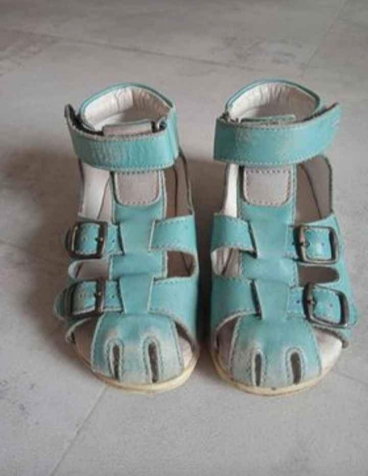 Dětské kožené sandály velikost 26