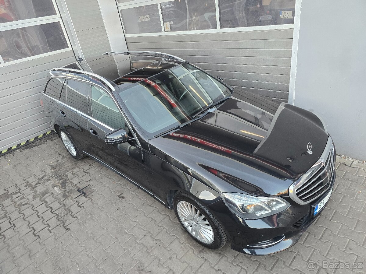 Mercedes-Benz Třídy E 220 Full led 4matic Panorama -DPH