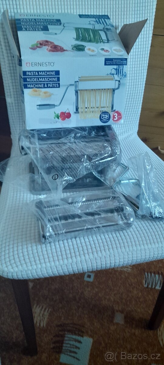 strojek na těstoviny