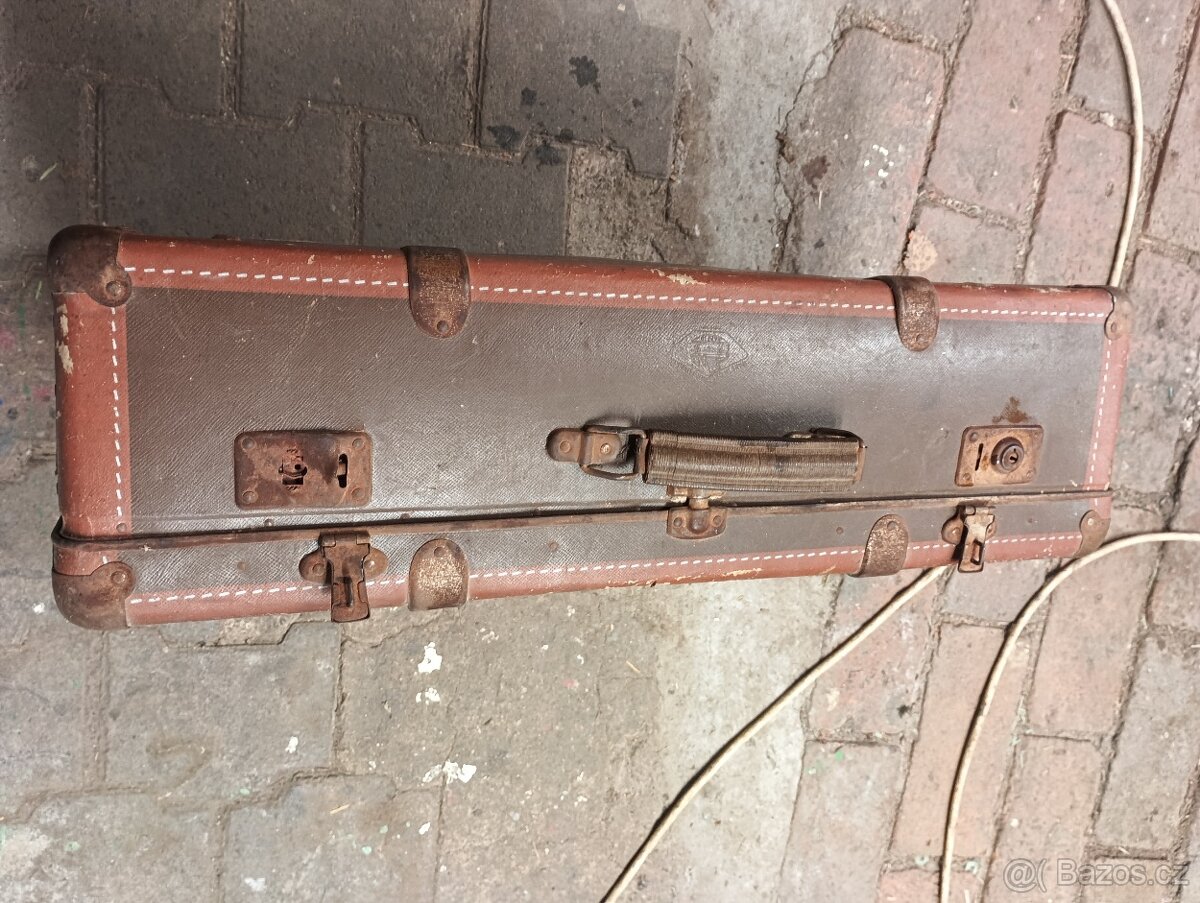 Starý retro kufr