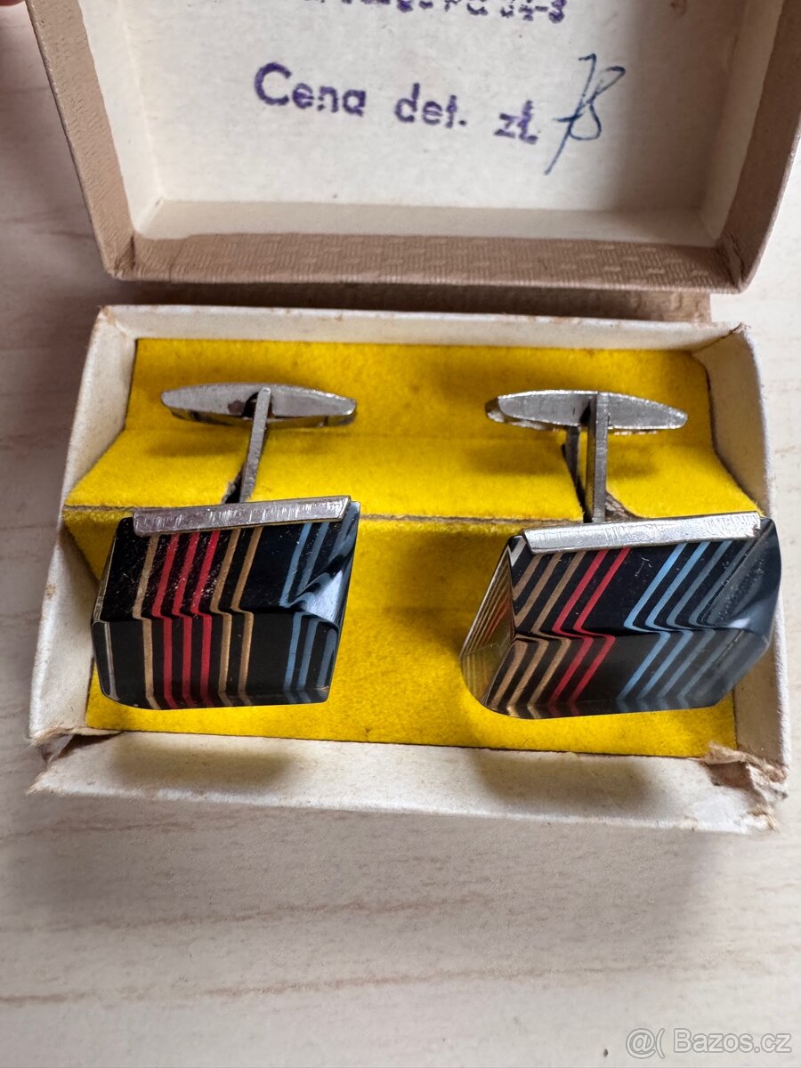 Retro manžetové knoflíčky v krabičce – geometrický vzor