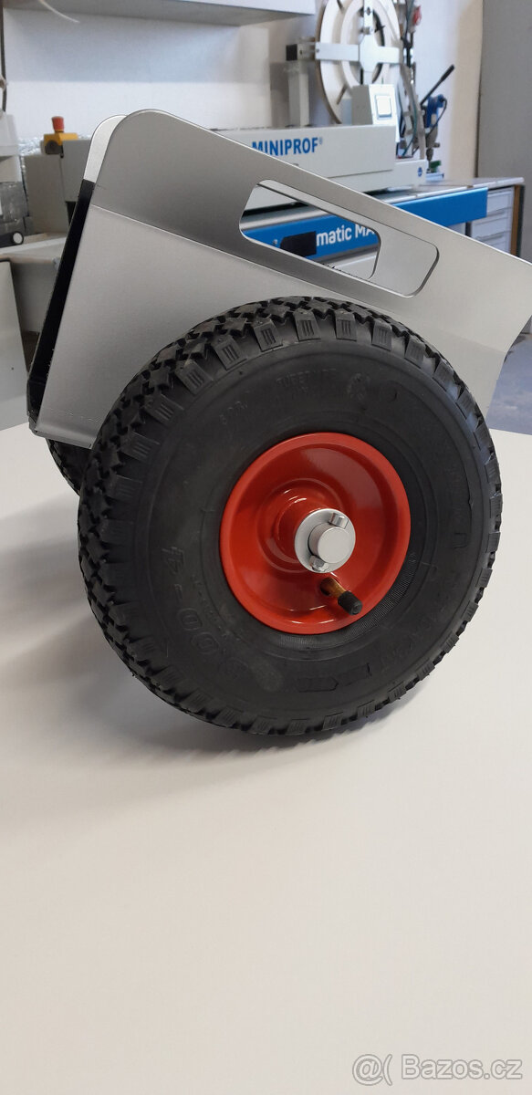 Vozík pro transport desek