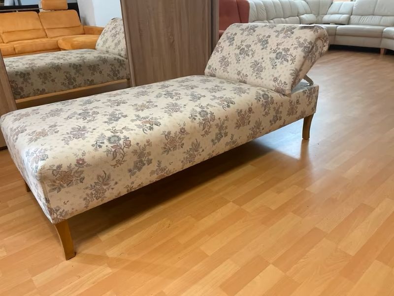 Pohovka, gauč, válenda - velmi pěkný stav