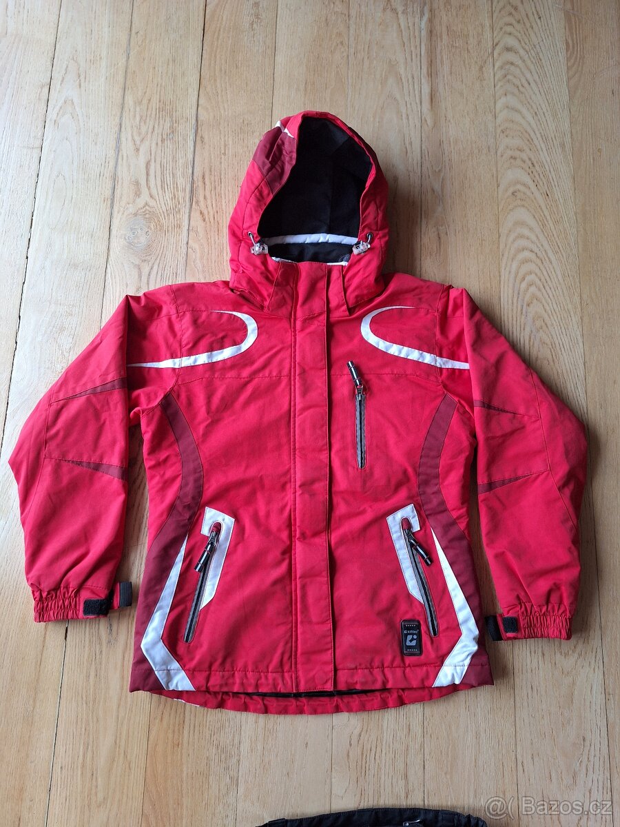 Prodám dětskou lyžařskou soupravu Killtec vel. 152