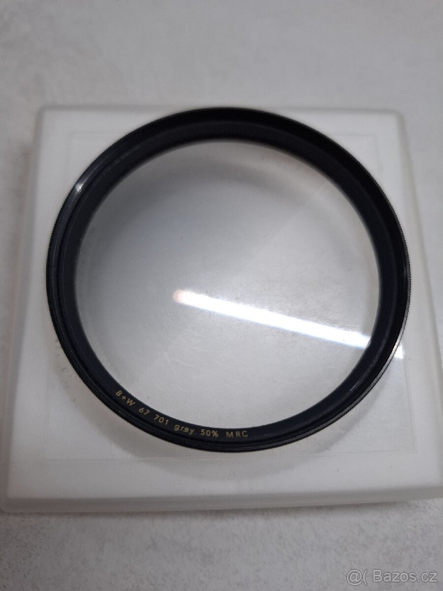 B+W filtr 701 přechodový šedý 50% MRC 67 mm
