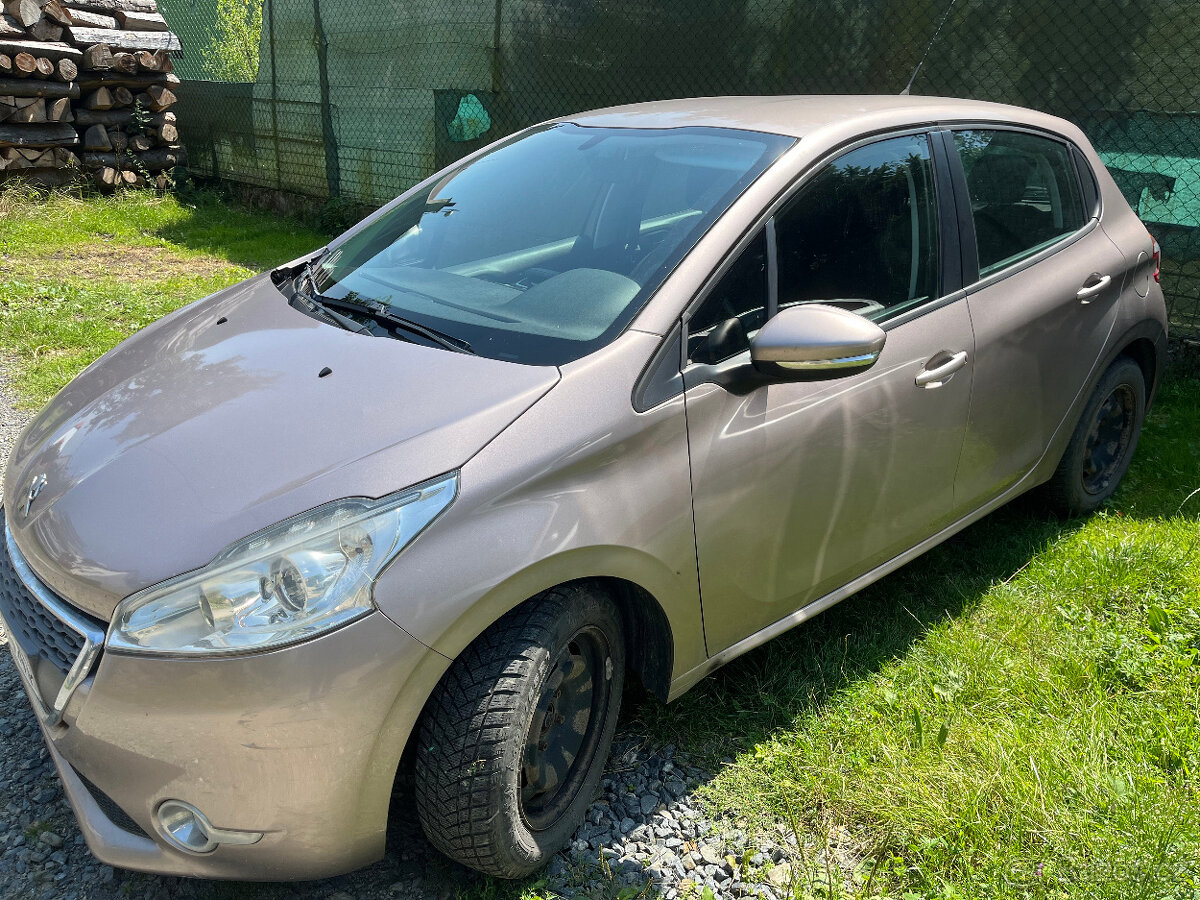 Peugeot 208