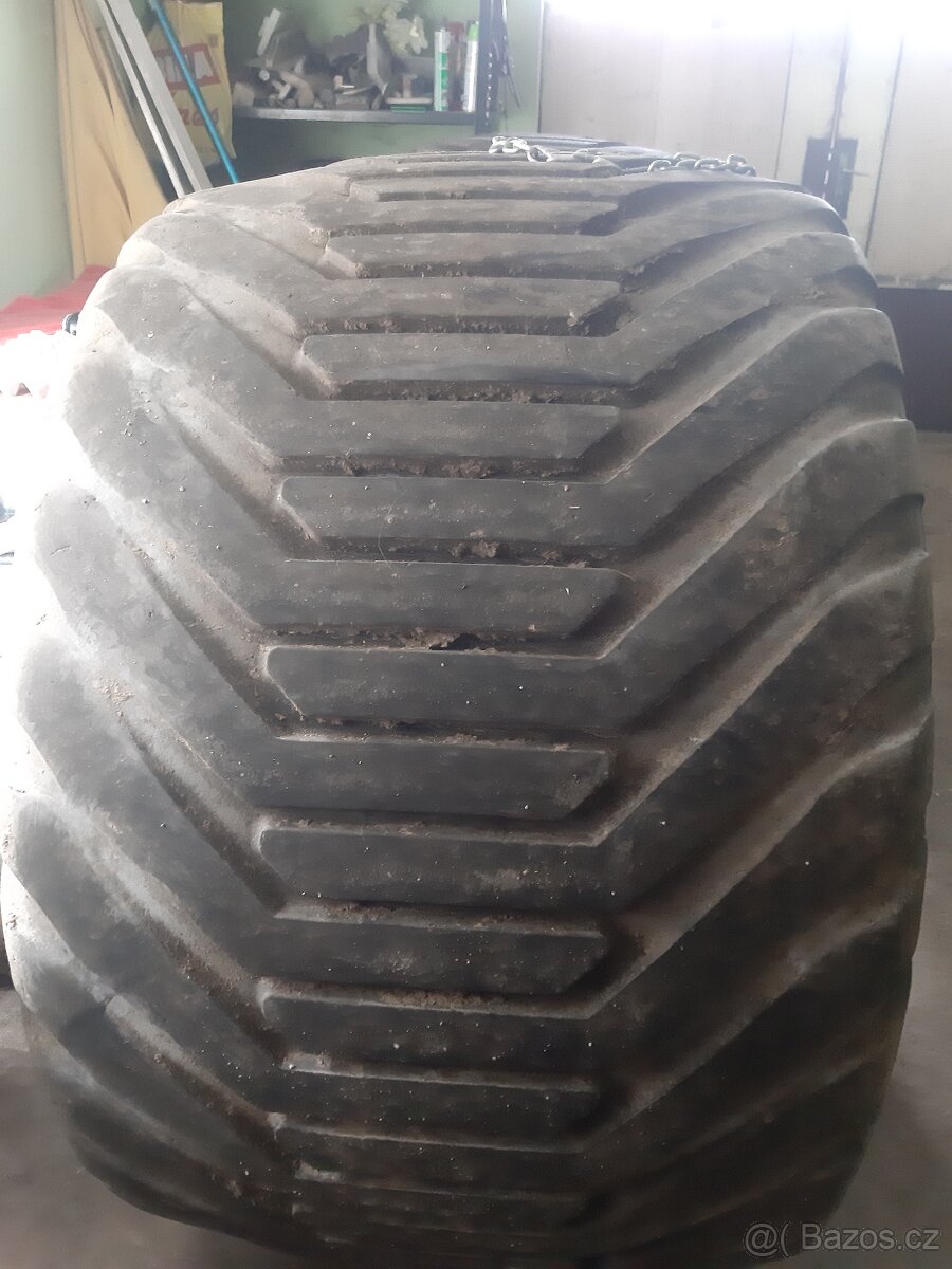 Claas lexion pneu 700/50-26,5 -