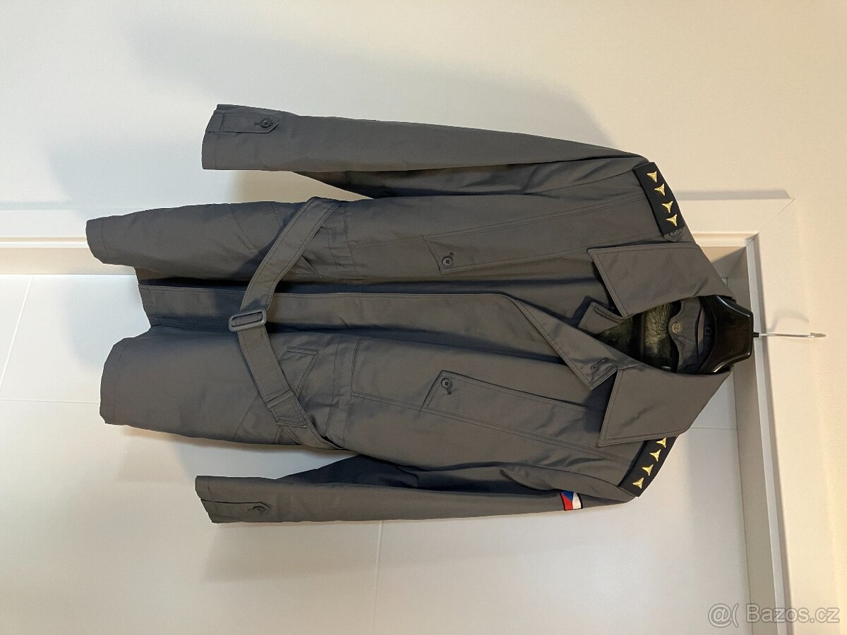 Vojenský kabát modrý.