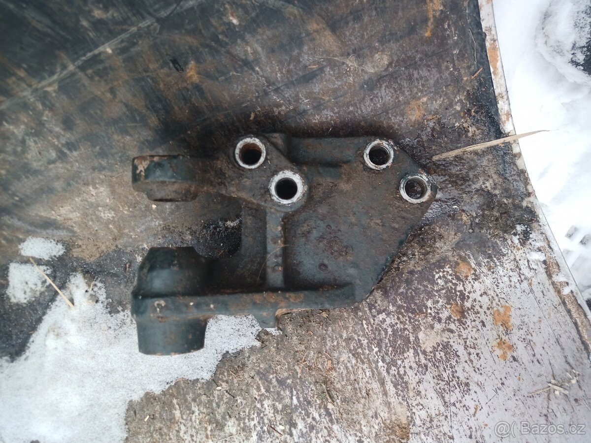 Konzole (držák ramen zesílený Zetor )