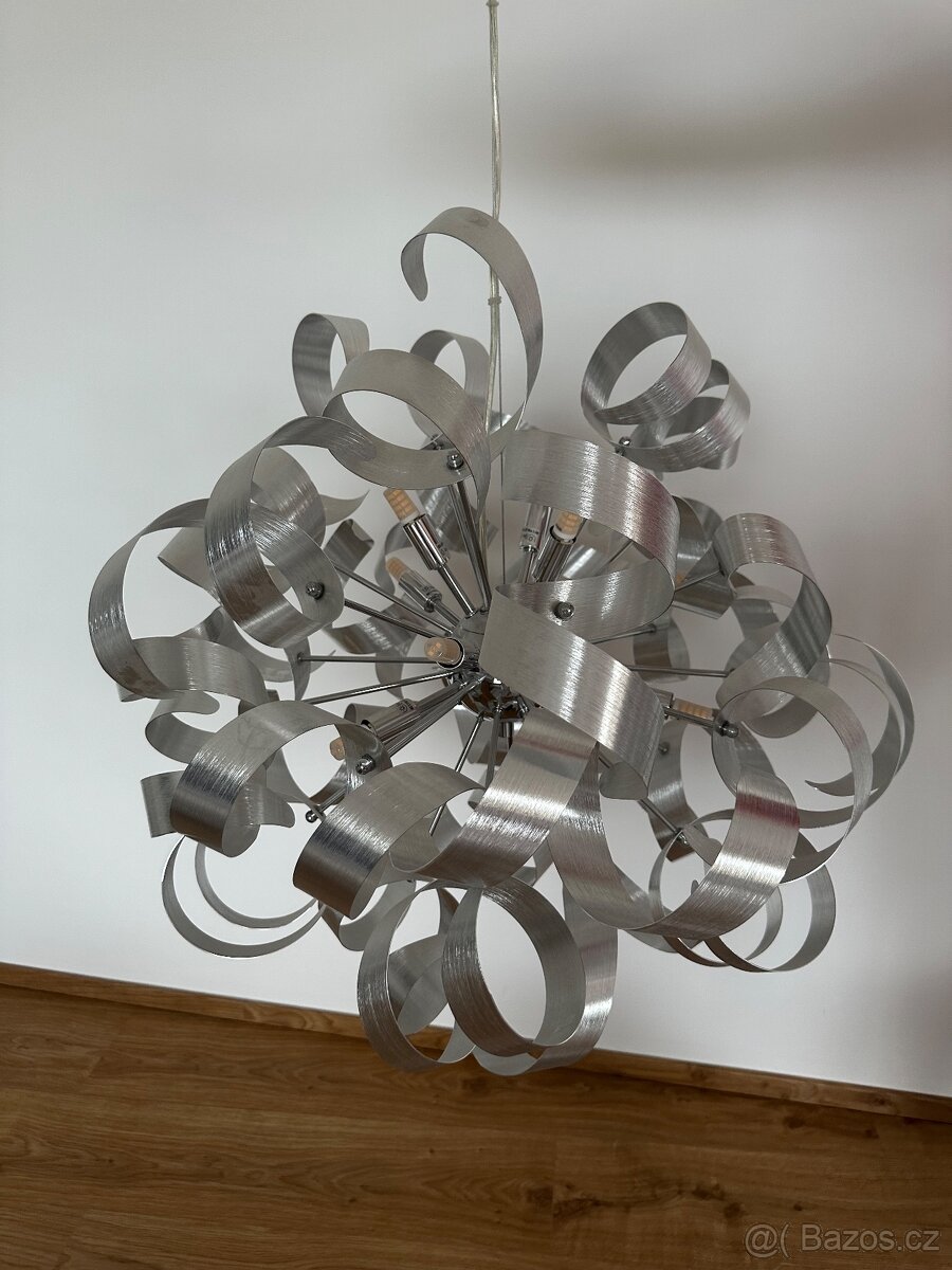 Světlo a lampa v moderním / FUTURE stylu