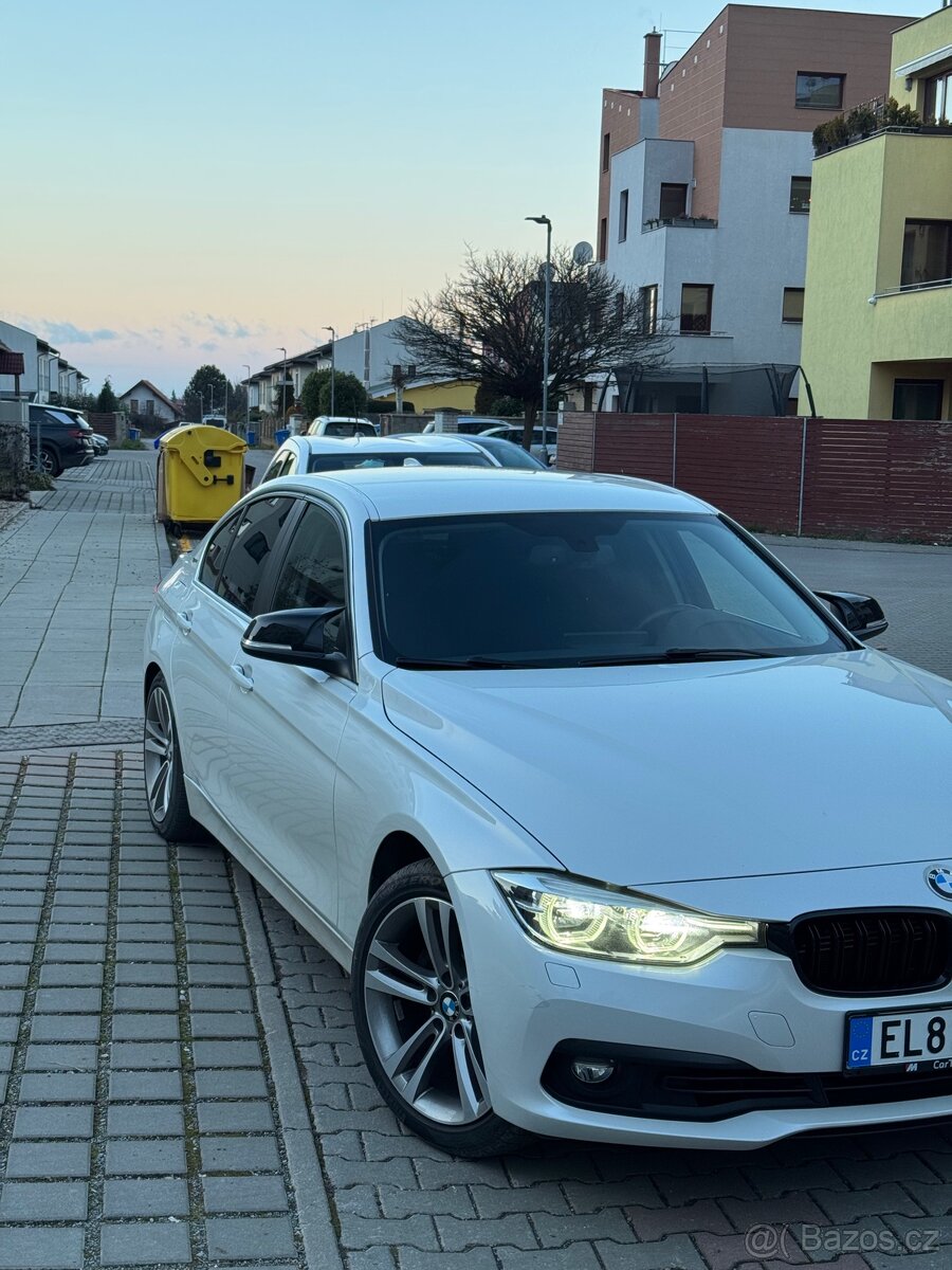 BMW 330e 2016