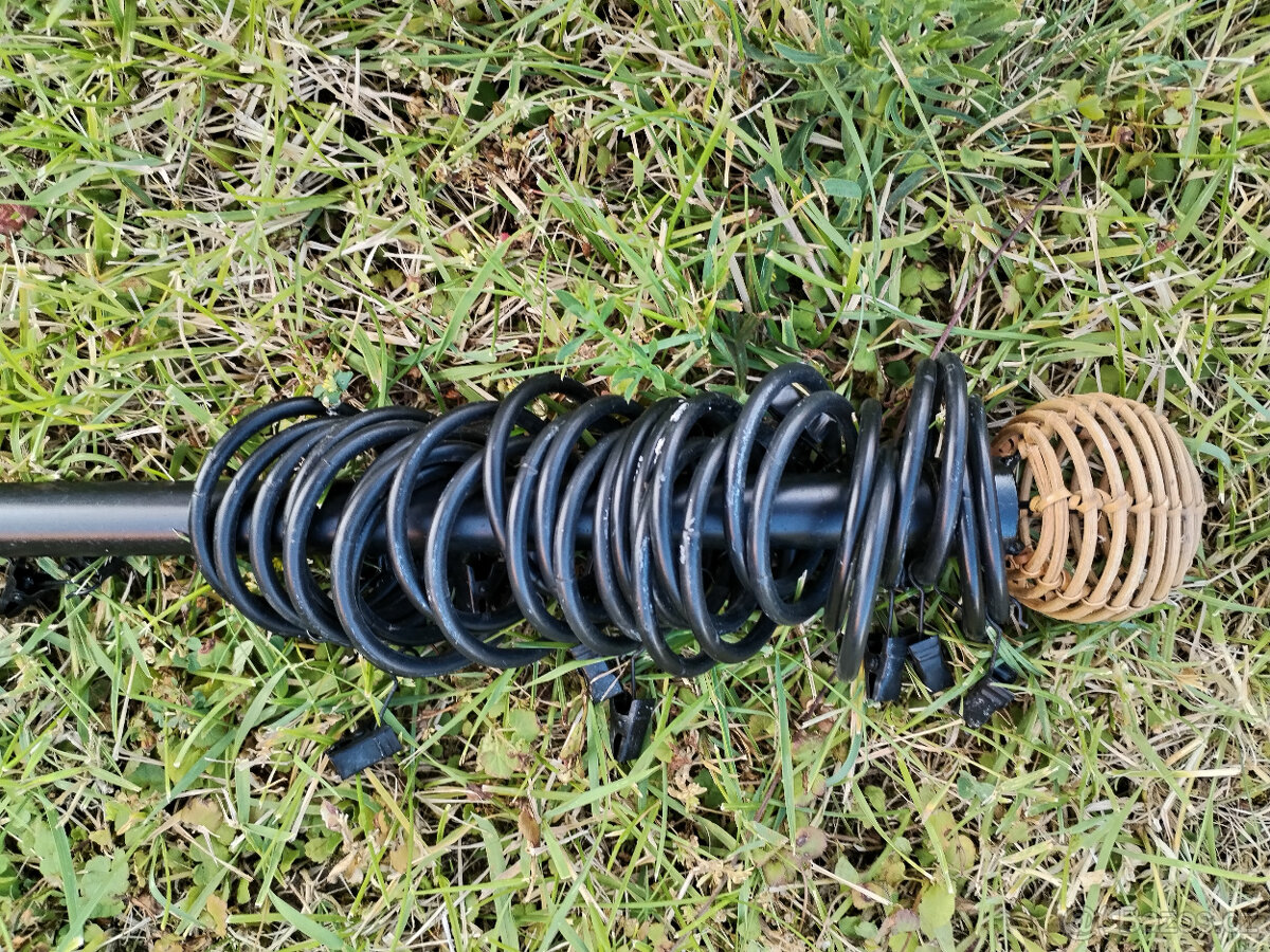 Tyč na závěsy 2 - 4 m s kroužky a klipsy