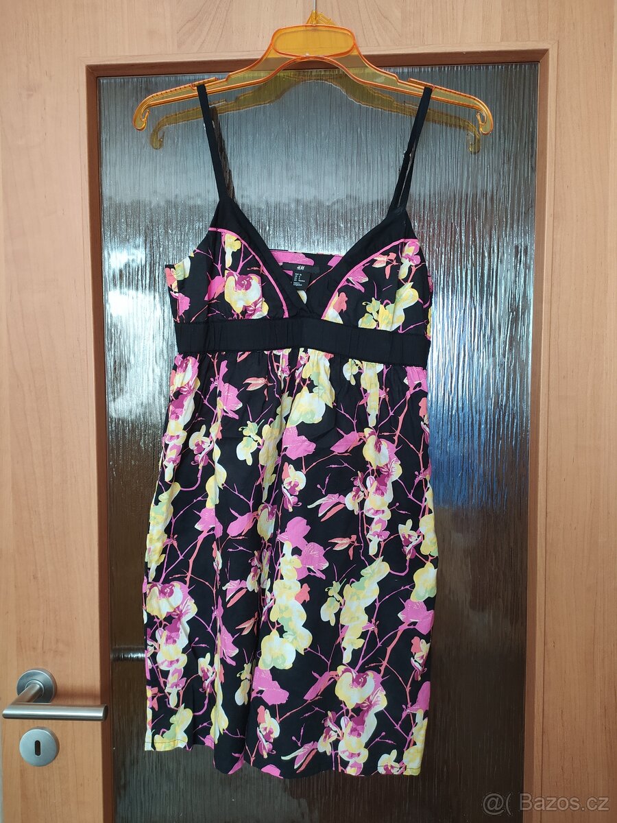 Květované šaty na ramínka