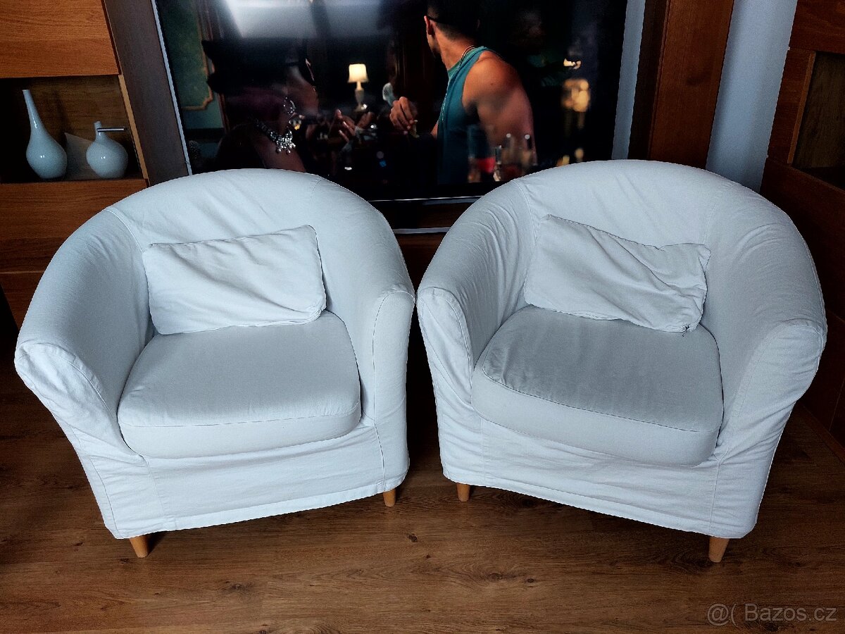 Dvě křesílka Ikea