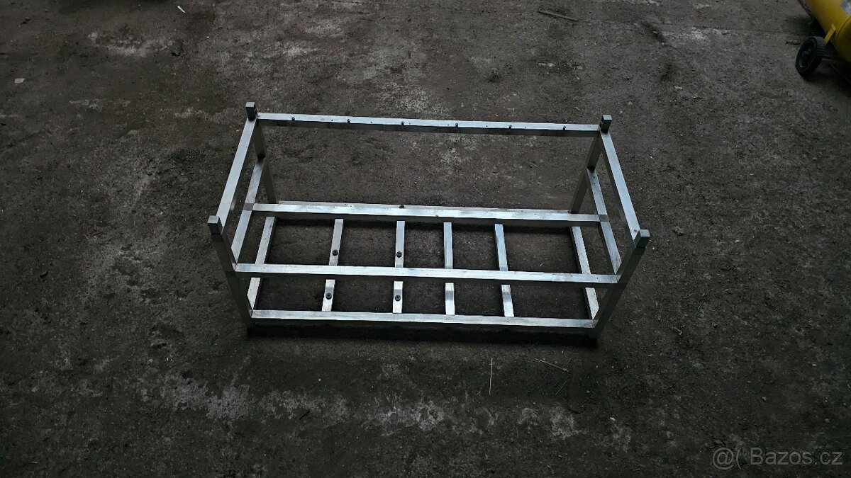 Konstrukce na mining rig