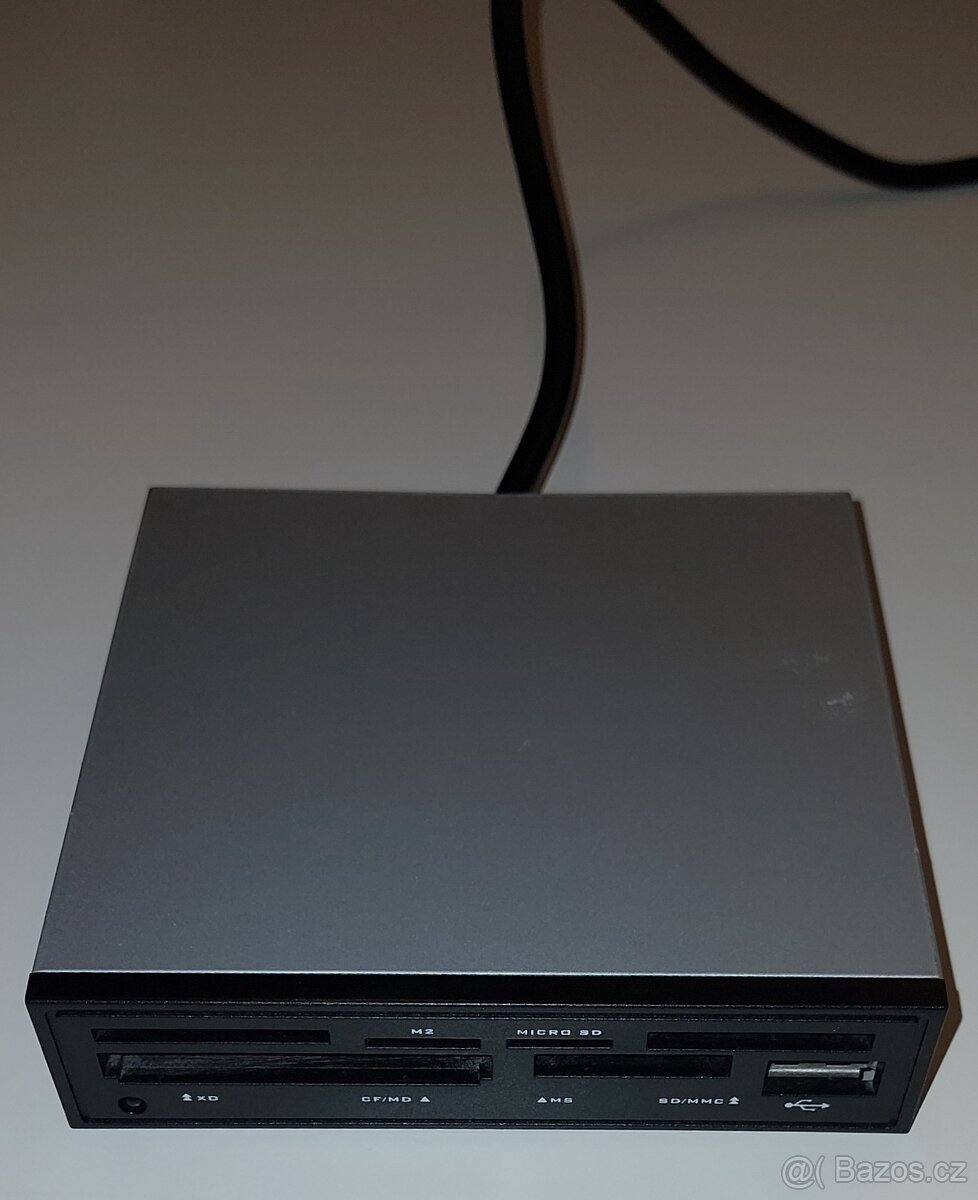 Čtečka paměťových karet Axagon CRI-X6 interní