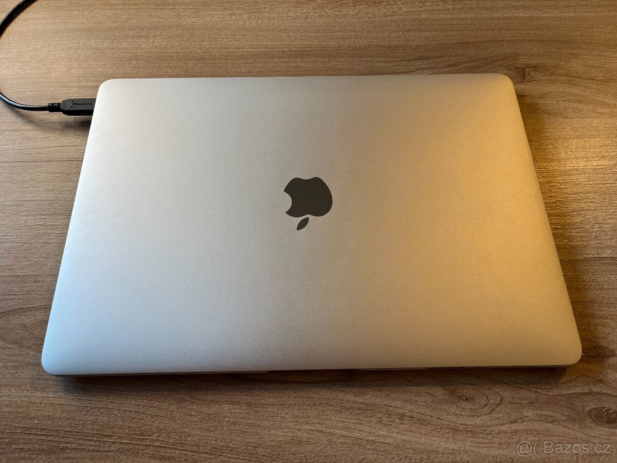 MacBook Air M1 za super cenu (čtěte popis)