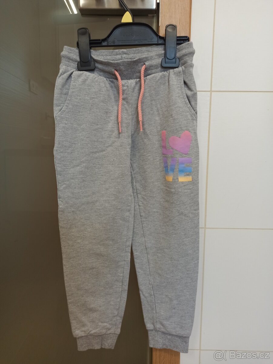 Dívčí tepláky,vel.110/116