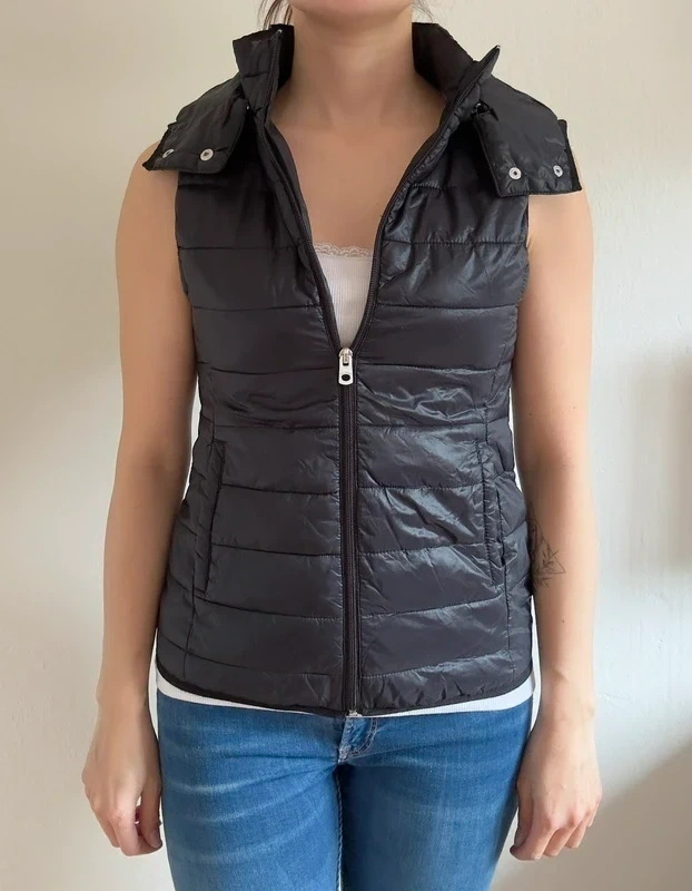 Jarní/podzimní prošívaná vesta Pull & Bear