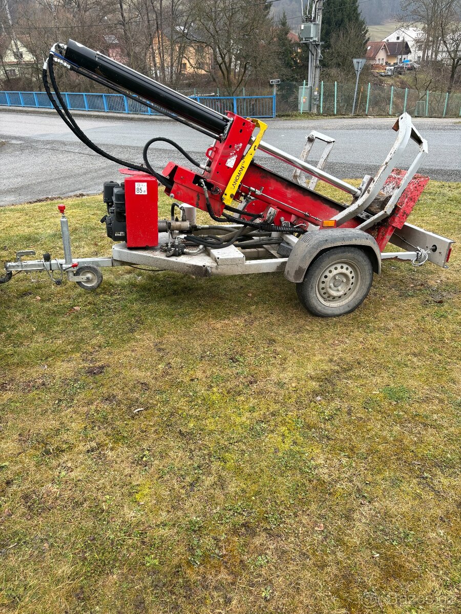 Štípačka na dřevo