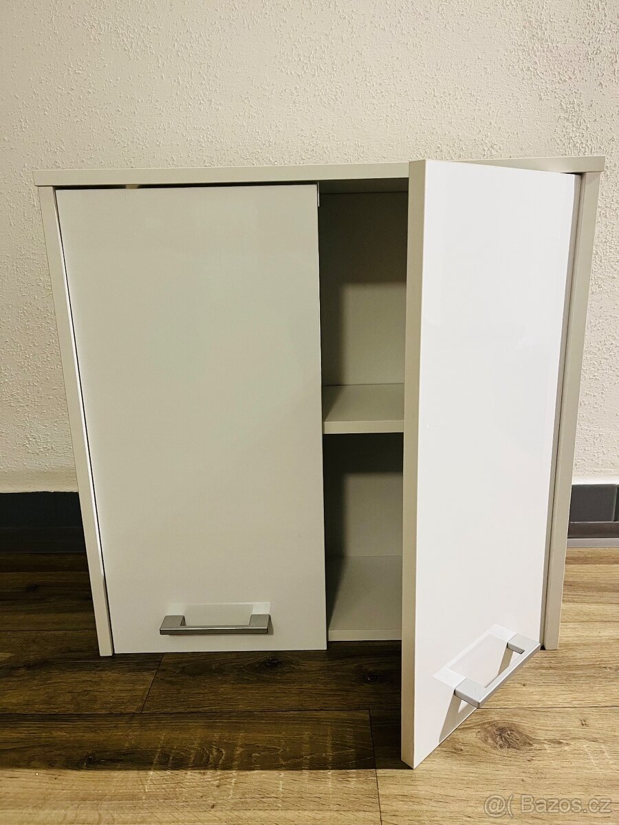 Závěsná koupelnová skříňka, bílá lesklá