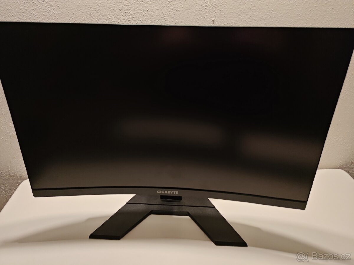 LCD 27" prohnutý Gigabyte G27FC Gaming