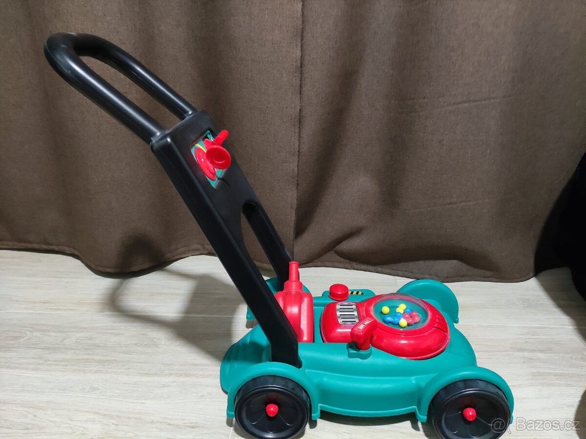 dětské hračky - sekačka, bubínek bicí