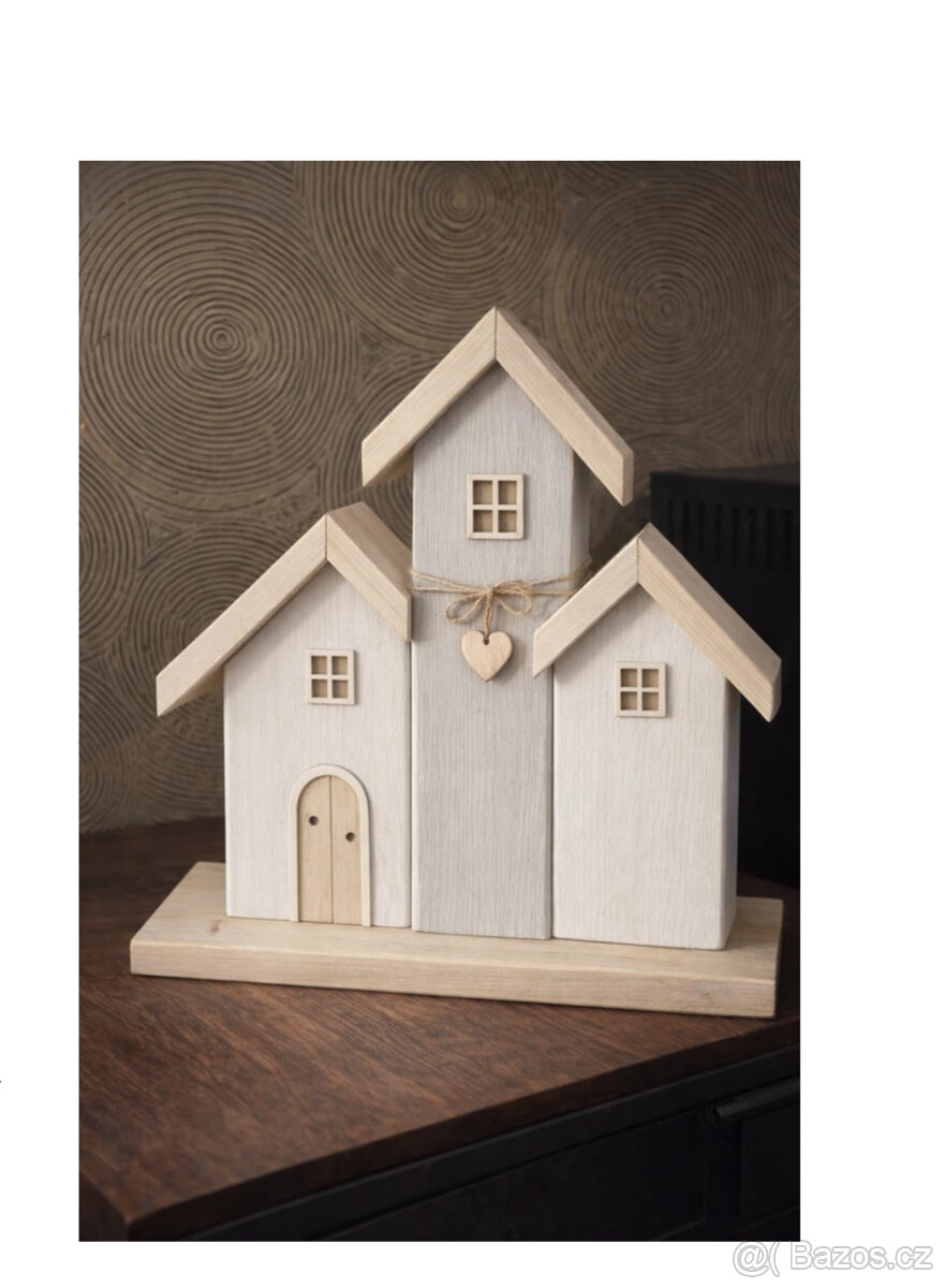 Dřevěné dekorační domečky