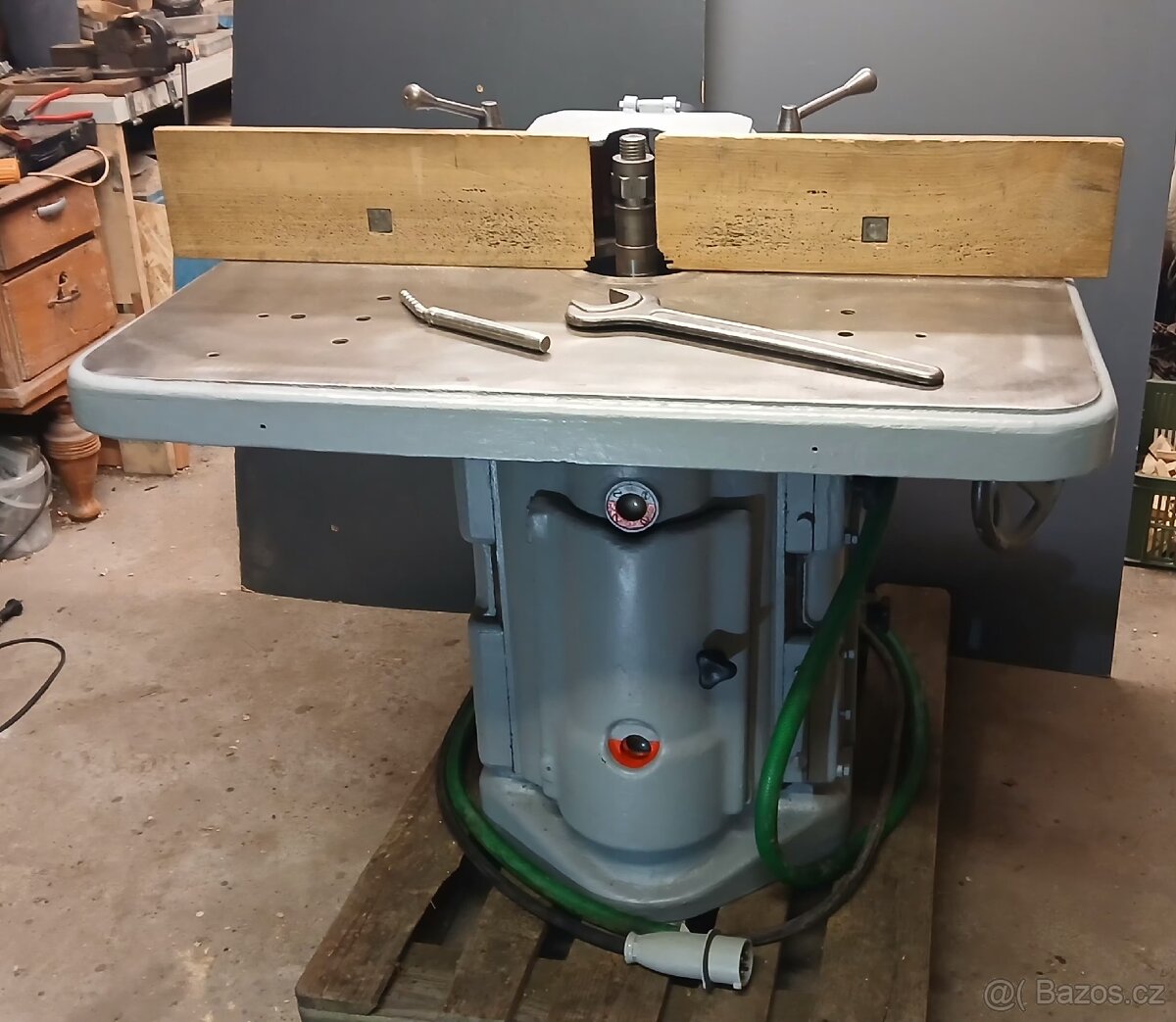 Fréza,frézka spodní na dřevo