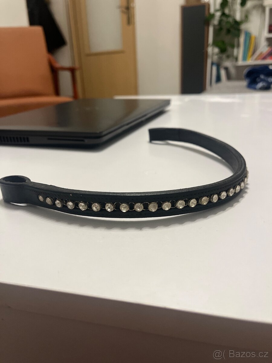 Čelenka s kamínky, full