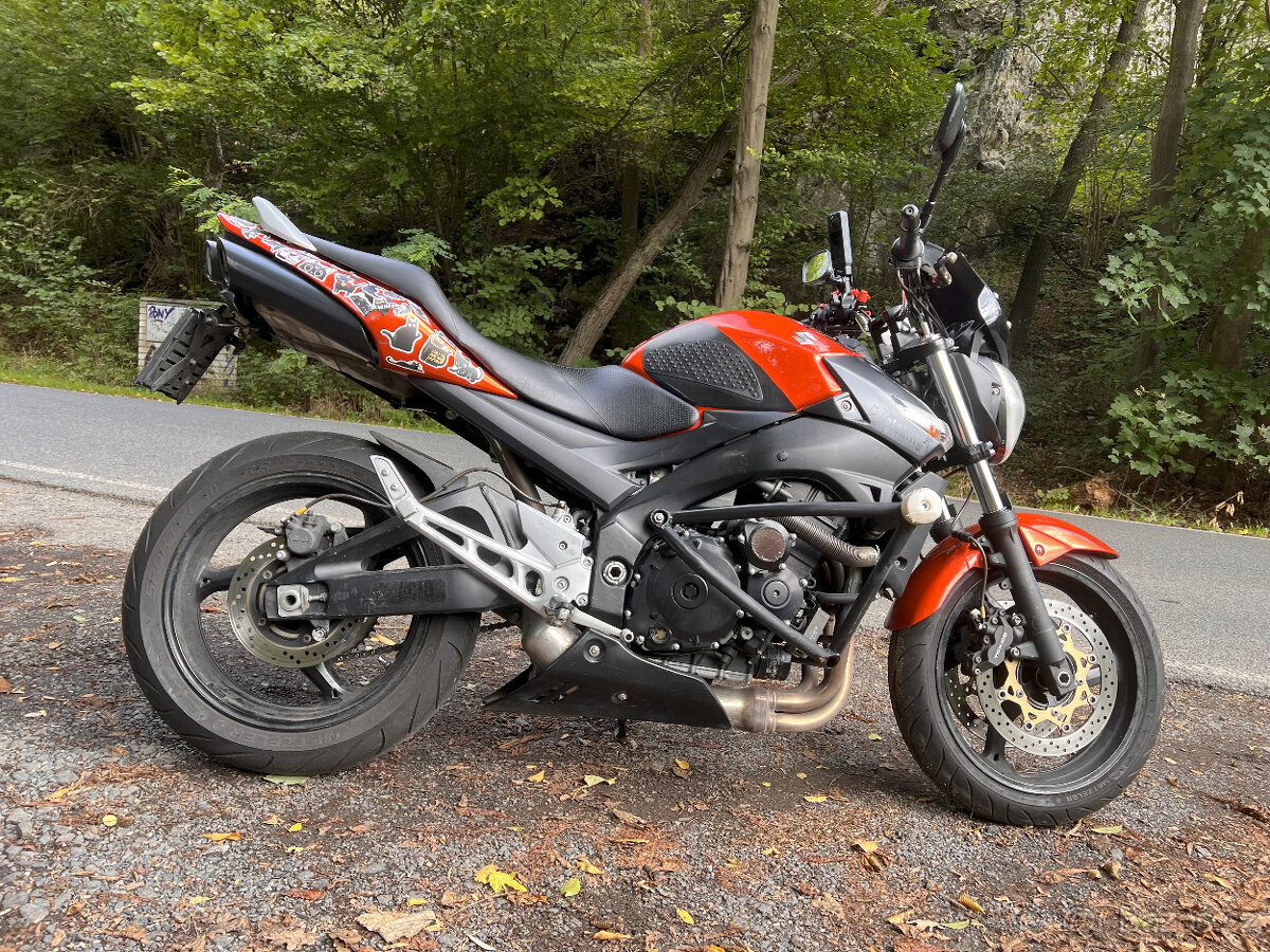 Suzuki GSR600