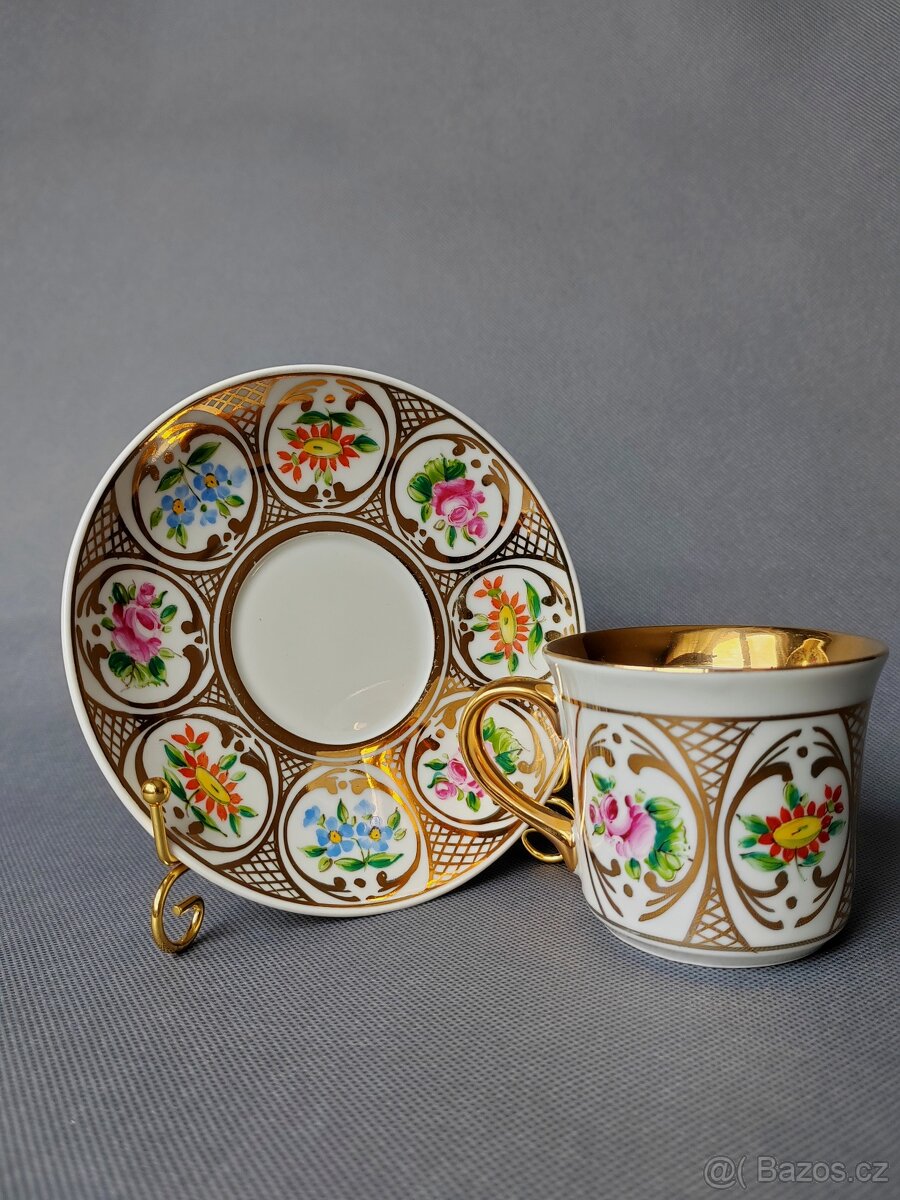 Starožitný porcelánový šálek s podšálkem (ručně malované)