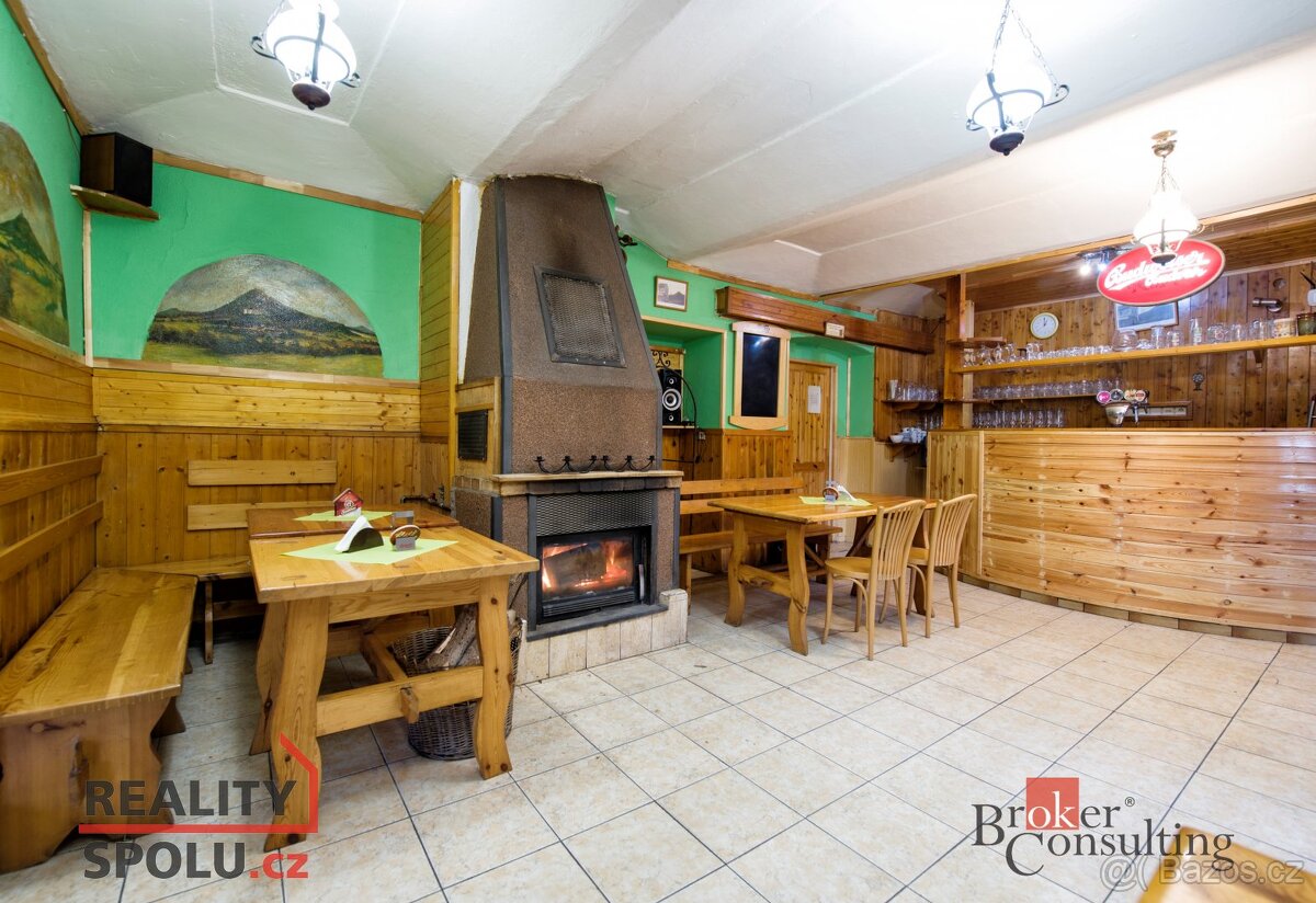 Prodej, komerční/ubytování, 332 m2, Zimmerova 445, 41113 Tře