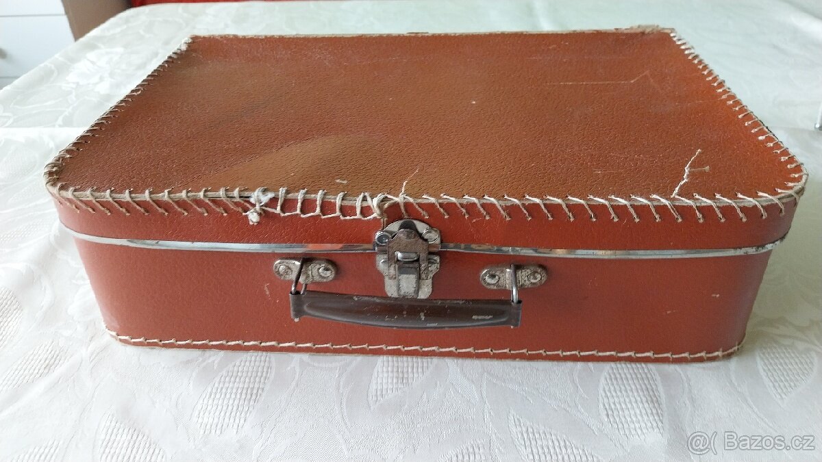 Retro kufřík,počítadla,ořezávátka
