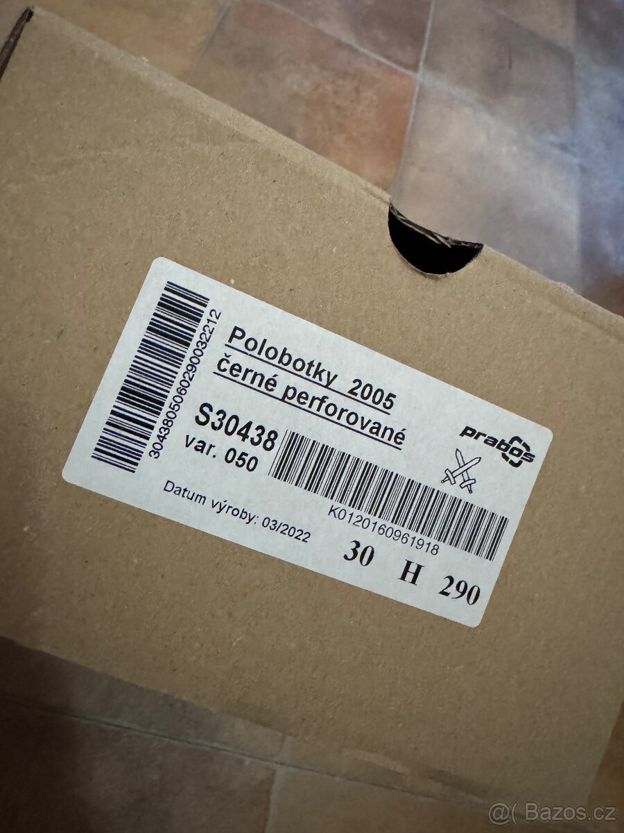 Polobotky perfotovane