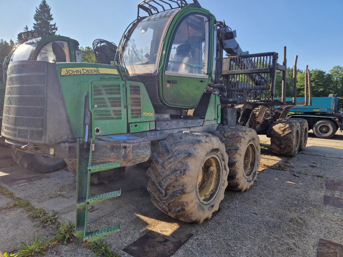 Vyvážecí souprava John Deere 1510E