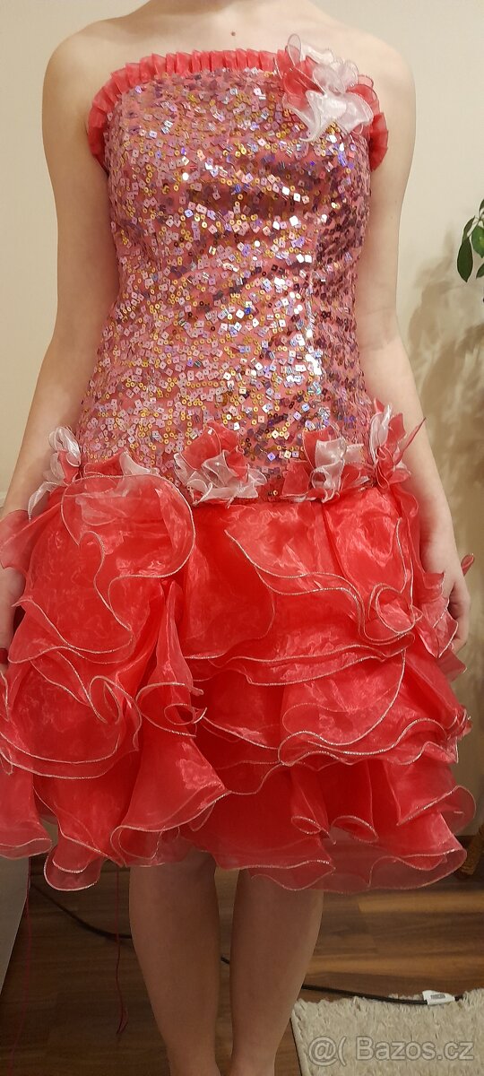 Nové společenské šaty