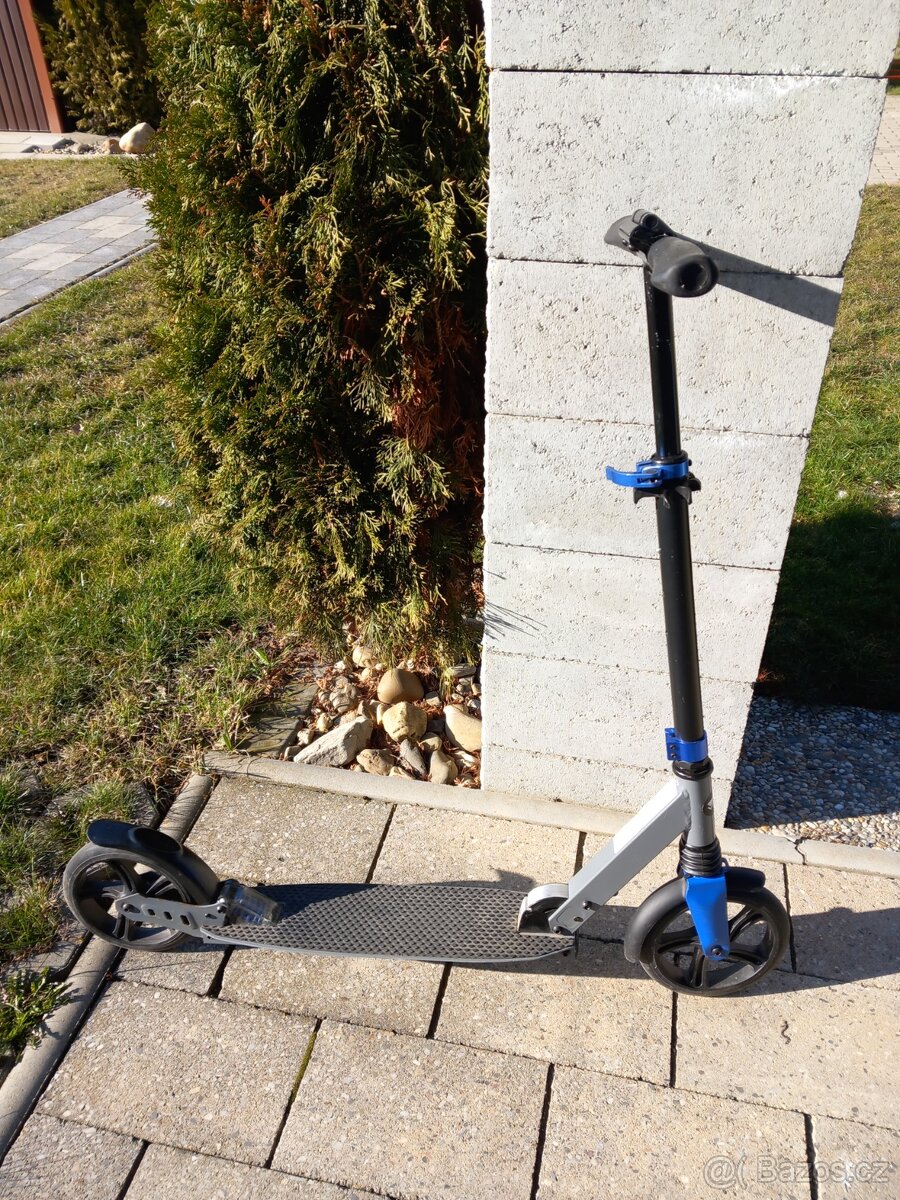 Koloběžka Crivit Pro.