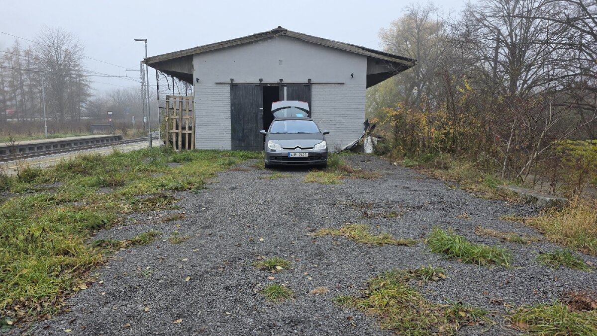 Garáž - pronájem ( sklad ) Brno sever