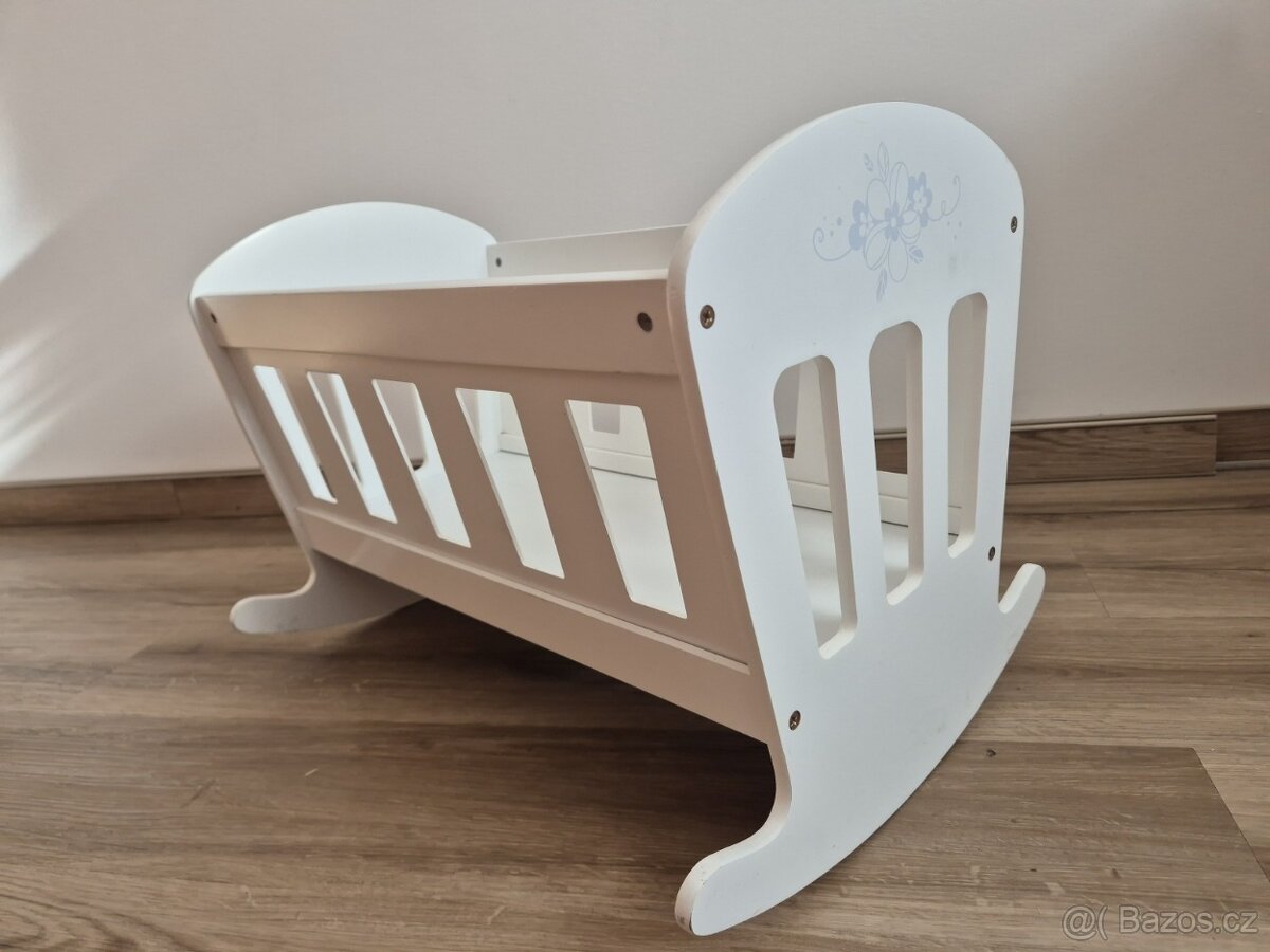 Woody kolébka pro panenky