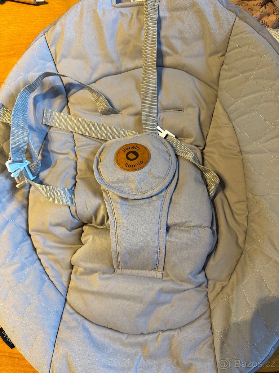 Elektronické houpátko Lionelo