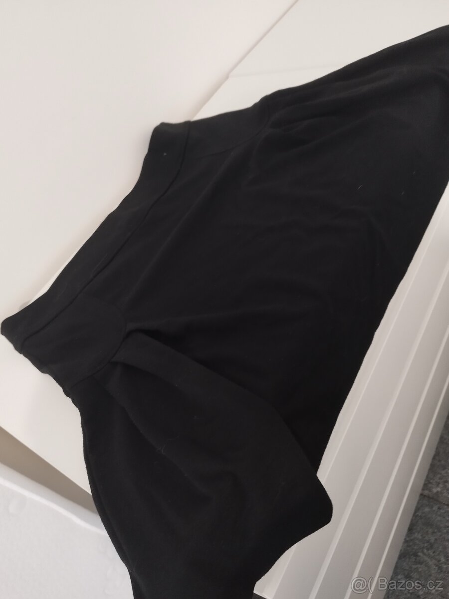 Černá sukně