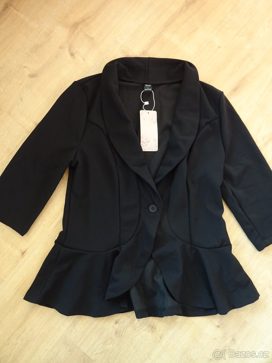 Sako, blejzr s volánovým lemem