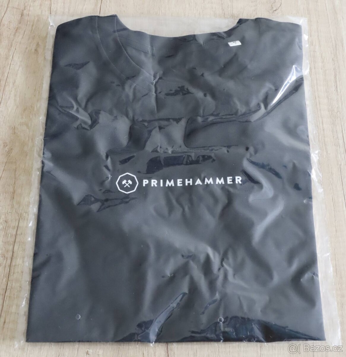 Nové černé tričko, velikost M