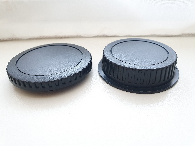 Krytka Canon EF (1× krytka těla, 1x bajonetu objektivu)