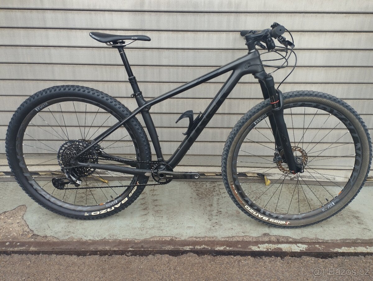 TREK PROCALIBER 9.8.- KARBONOVÁ KOLA, 9.8kg, vel.:M